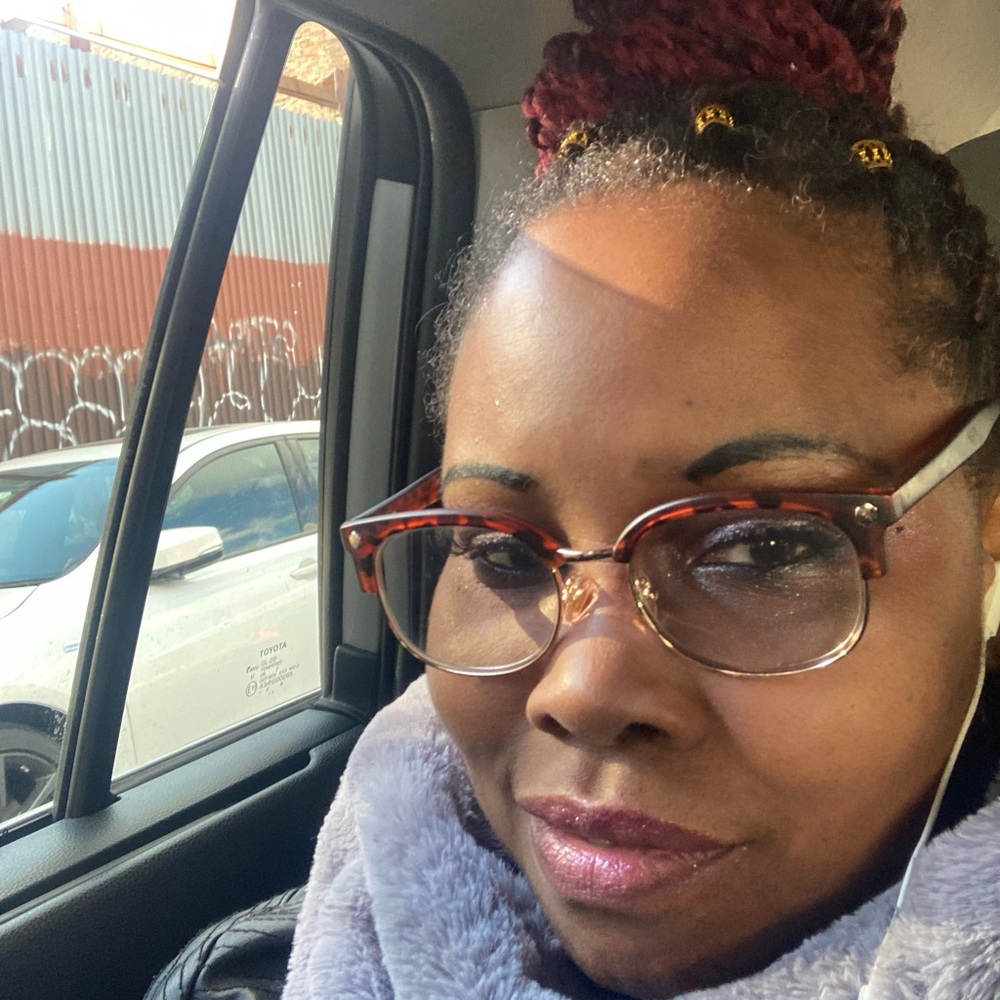 Meet your Posher, Glenis